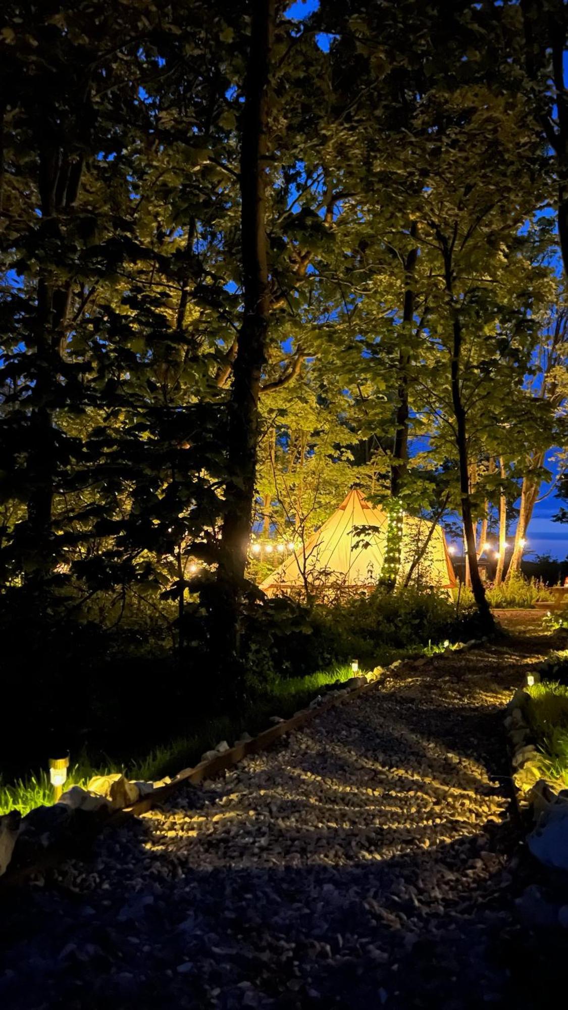 Glamping At Camp Corve Hotel Chale Exterior photo